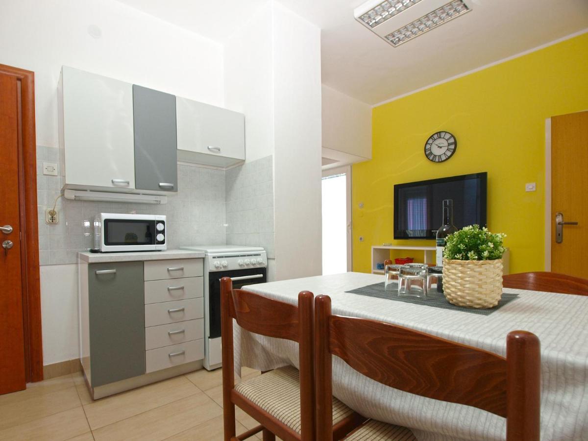 Apartments Biskupije 810 Medulin Bagian luar foto