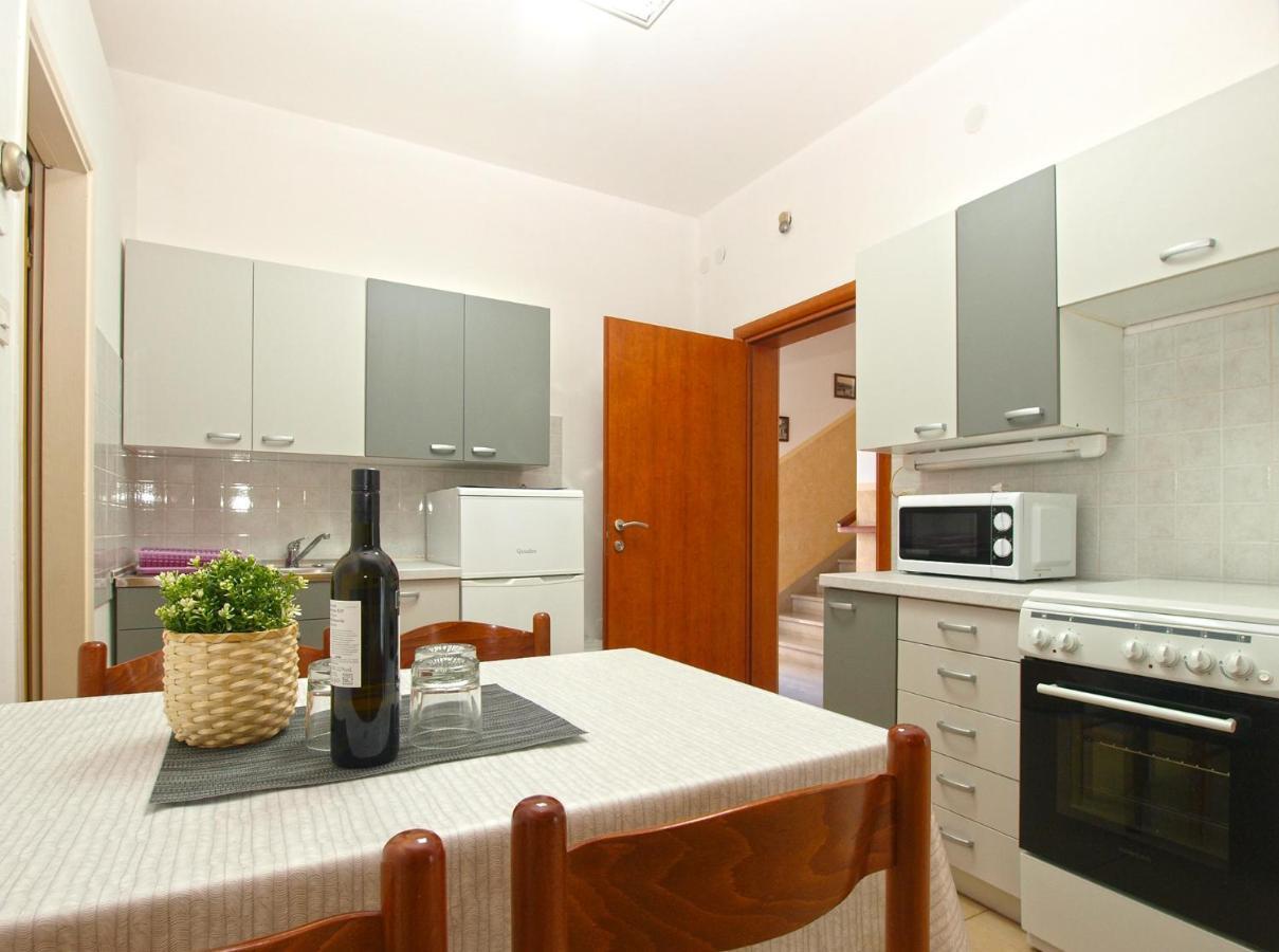 Apartments Biskupije 810 Medulin Bagian luar foto