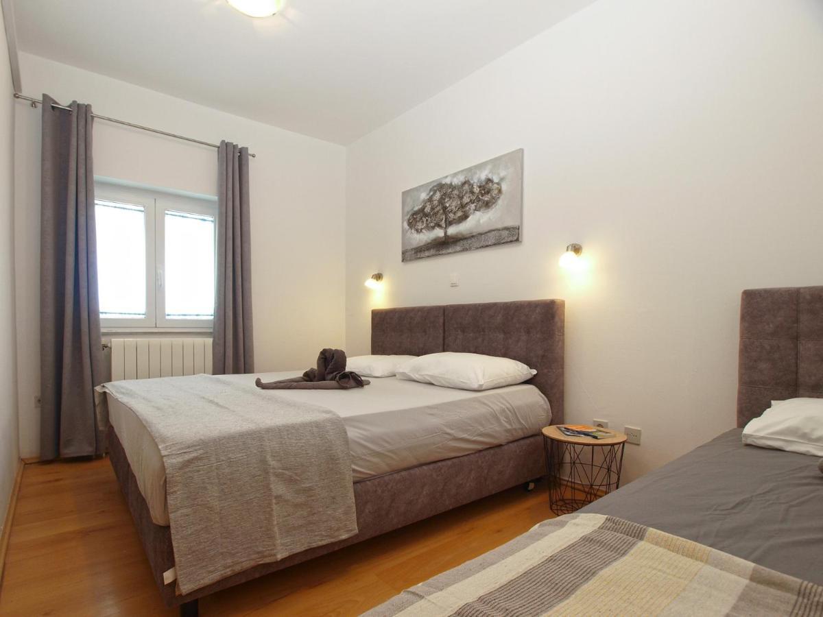 Apartments Biskupije 810 Medulin Bagian luar foto