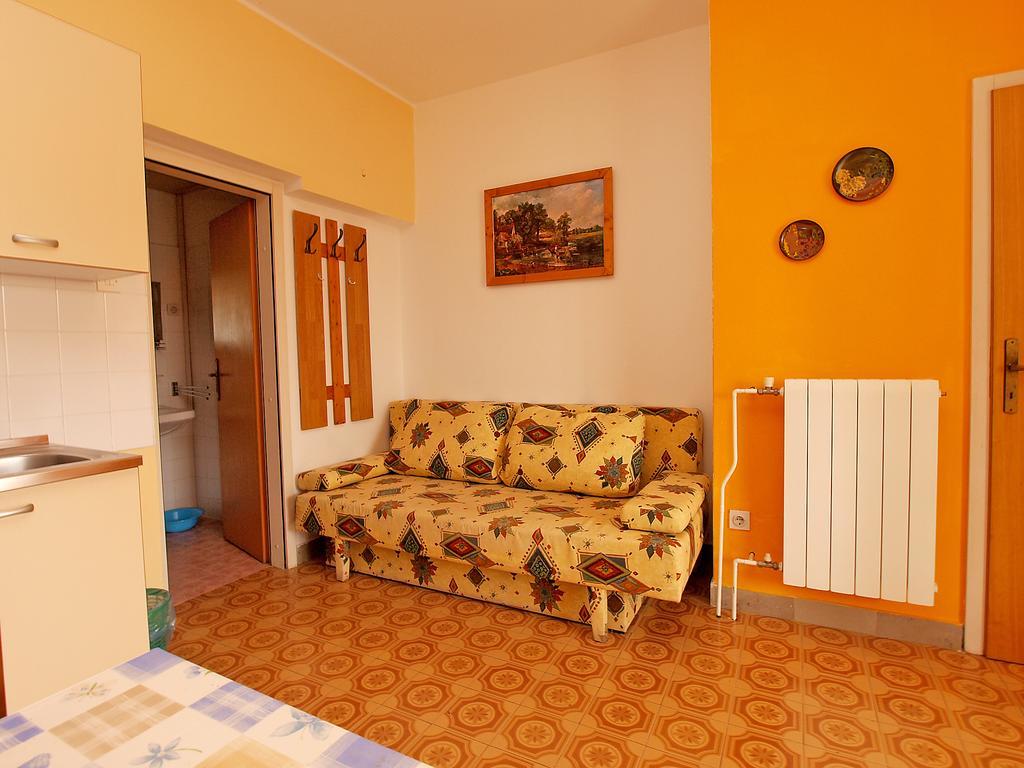 Apartments Biskupije 810 Medulin Bagian luar foto