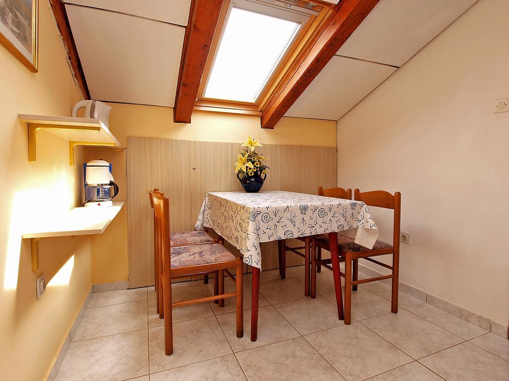 Apartments Biskupije 810 Medulin Bagian luar foto