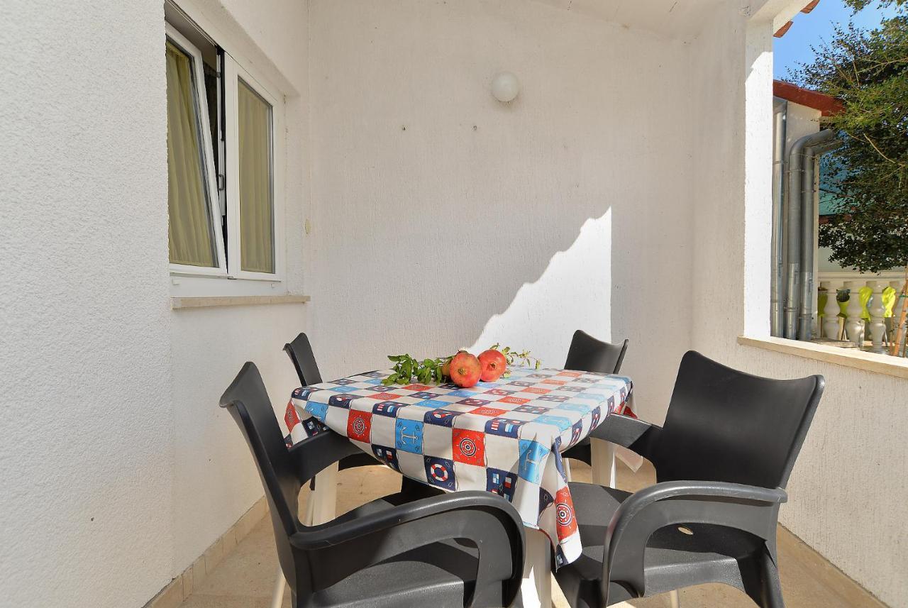 Apartments Biskupije 810 Medulin Bagian luar foto